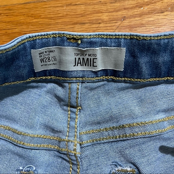 ROSE EMBROIDERY DENIM JEANS - Picture 7 of 9